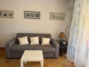 T2 en rez de jardin , proche plage de St Clair et commerces