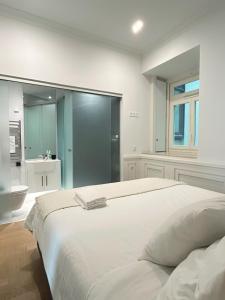 2 Ensuite Bedrooms Walk to Rossio AC