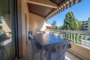 Superbe T3 Clim Piscine commerces et plages.