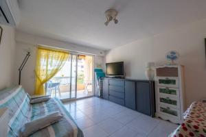 Superbe T3 Clim Piscine commerces et plages.