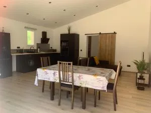 Gite Lavande Luberon - 鲁西永