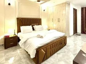 Two bedroom Luxury Apartment in Lahore - Atāri