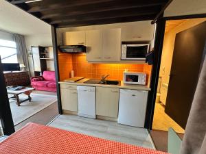 Studio cabine au pied des pistes à Villard de Lans, terrasse sud, parking gratuit - FR-1-515-106