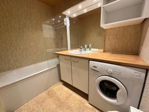 Studio cabine au pied des pistes à Villard de Lans, terrasse sud, parking gratuit - FR-1-515-106