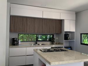 Casa con piscina en GIRARDOT