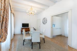 Deluxe Apartment room in San Teodoro Palace - Luxury Apartments