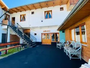 Maktub Hosteria - Golondrinas