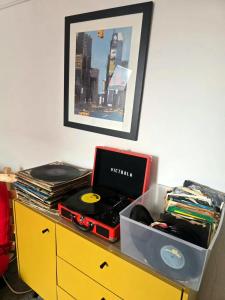 Inalong - Quirky property with sea views above an Ale House