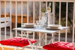 Studio neuf bord de mer Le Lavandou - Piscine - Tennis - Boulodrome dans la résidence