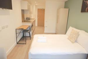 Redcross Street studio 306