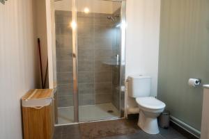 Appartements Chez Edgard et Ernest, balcon et parking : photos des chambres