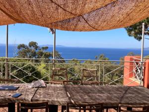 Villas Li Maiou Beautiful sea view property, very quiet : photos des chambres