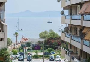 Luxurious apt in the Athenian Riviera