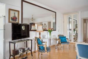 Luxurious apt in the Athenian Riviera