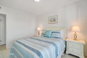 Waterfront 2-Bedroom Retreat in Longboat Key