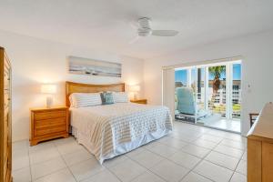 Waterfront 2-Bedroom Retreat in Longboat Key