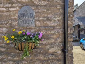 Bandroom Cottage