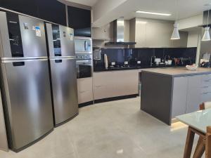 Ocean Park - Cobertura Dupléx com 4 Dormitórios e 3 Banheiros - Espaço Gourmet Completo, Ar Condicionado e Vista ao Mar