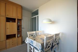 Gmelinstraße 5 b, Whg C3, By de Wyk