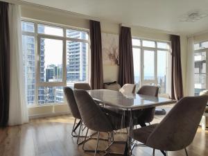 Bright large apartment in White Sails