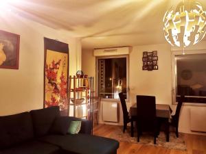 Appartements Pleasant entire apartement in Bordeaux with parking : photos des chambres