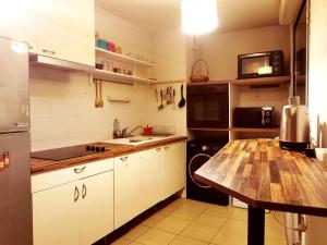 Appartements Pleasant entire apartement in Bordeaux with parking : photos des chambres