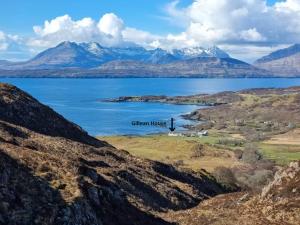 Gillean House-Spectacular beachfront property-Skye