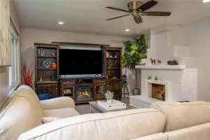 Modern Oasis for Families & Business, Pets OK, EV - Panorama Heights