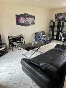 Studio meuble coquet et zen - Gouillons