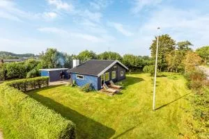 Holiday Cottage with Hot Tub in a Scenic Retreat - Kelstrup