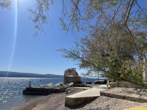 Azure Apartments By The Sea Near City Omiš