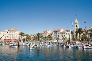 Villas Grande Villa avec Piscine, Petanque et Vue Mer pour 12 Personnes : photos des chambres