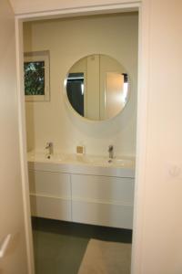 Villas Grande Villa avec Piscine, Petanque et Vue Mer pour 12 Personnes : photos des chambres