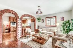 Cozy Shared Home in Vancouver - Bowen Island