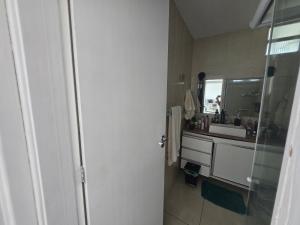 Apartamento espaçoso com vista mar Copacabana