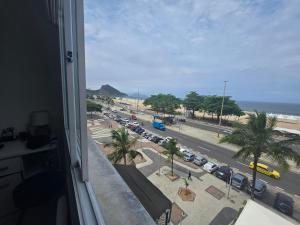 Apartamento espaçoso com vista mar Copacabana