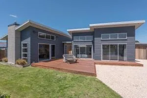 Mountain Views - Lake Coleridge