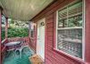 Annettes Cottage A and Waldrip Cottage