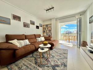 Stunning frontline apartment with golf views