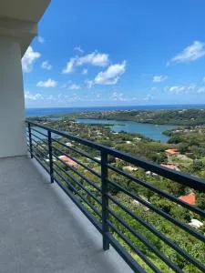 Escape360 Condo 2 - Sea Views, Luxurious & Modern - Belle Plain