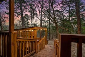 Sarahs Hideaway-Hot Tub Firepit & BBQ