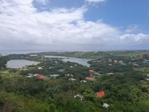 Escape360 Condo 1 - Sea Views, Luxurious & Modern - Belle Plain