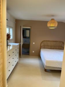 Villas Grande Villa avec Piscine, Petanque et Vue Mer pour 12 Personnes : photos des chambres