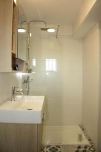 Villas Grande Villa avec Piscine, Petanque et Vue Mer pour 12 Personnes : photos des chambres