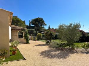 Villas Grande Villa avec Piscine, Petanque et Vue Mer pour 12 Personnes : photos des chambres