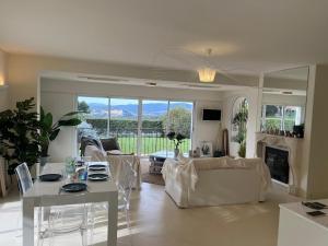 Villas Grande Villa avec Piscine, Petanque et Vue Mer pour 12 Personnes : photos des chambres