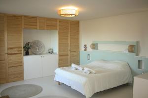 Villas Grande Villa avec Piscine, Petanque et Vue Mer pour 12 Personnes : photos des chambres