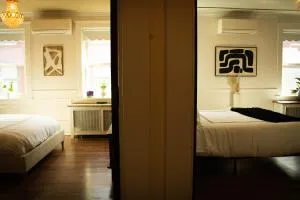 Chateau Connellsville MCM Minimalist Suite - Scottdale