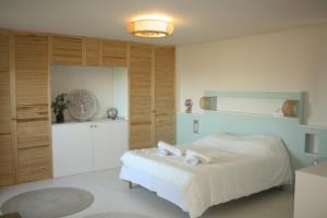 Villas Grande Villa avec Piscine, Petanque et Vue Mer pour 12 Personnes : photos des chambres