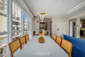 Apto 3Q moderno prox. do mar em Meia Praia EMA0201